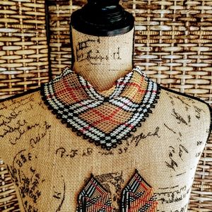 Set of necklace and earrings. Hand made beaded l